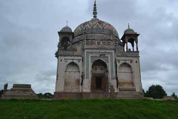 tomb-of-lal-khan